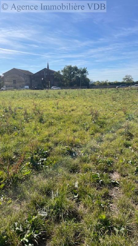 Terrain constructible - 817 m²