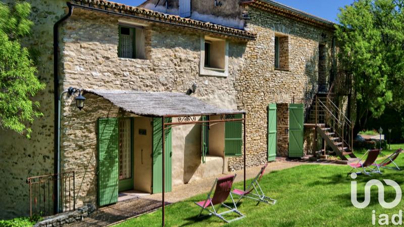 Maison - 591 m² - 12 pièces