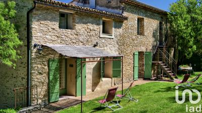 Maison - 591 m² - 12 pièces