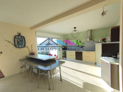 Maison - 190 m² - 6 pièces