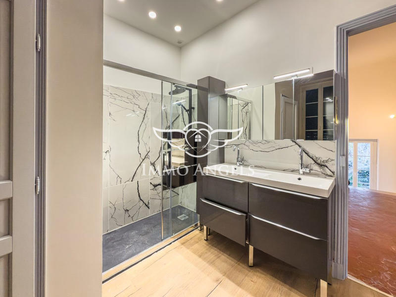 Maison - 204 m² - 5 pièces