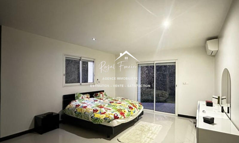 Maison contemporaine - 265 m² - 6 pièces