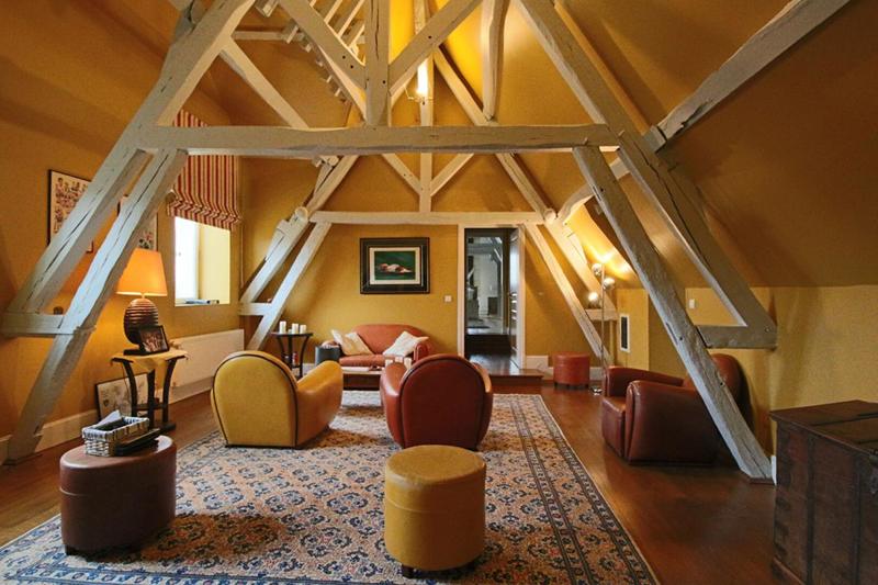 Demeure - 700 m² - 13 pièces