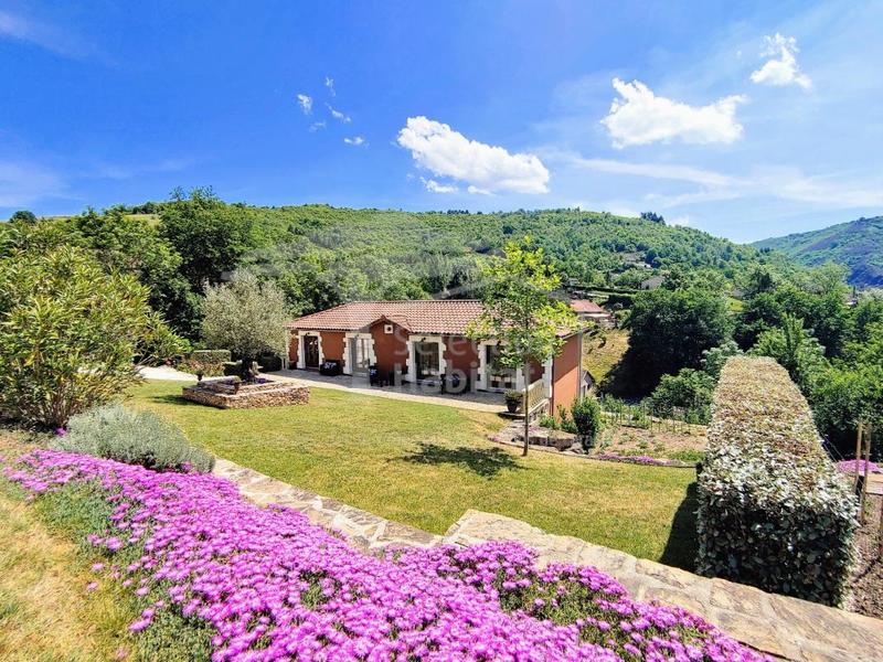 Château - 450 m² - 12 pièces