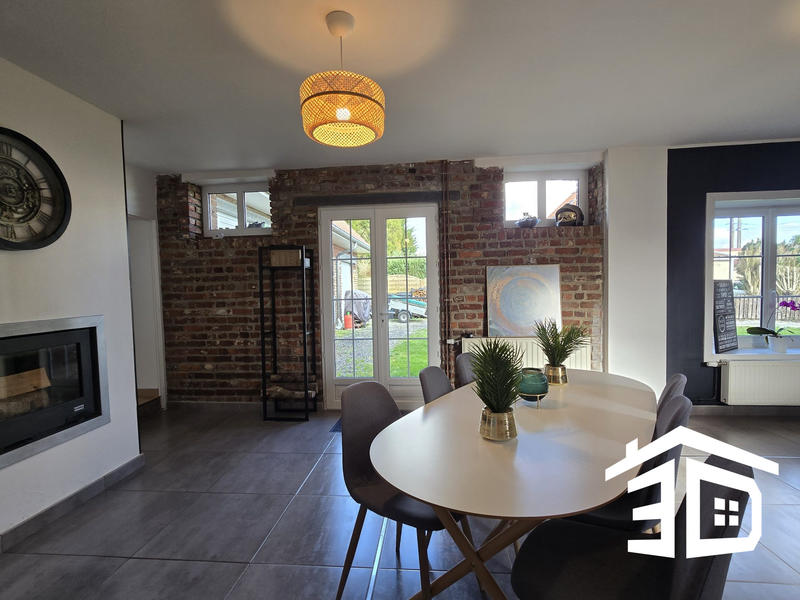 Maison - 180 m² - 8 pièces