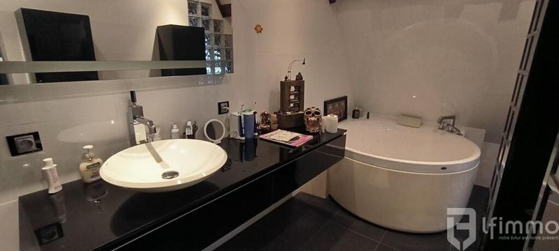 Maison de campagne - 400 m² - 10 pièces