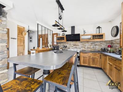 Maison - 101 m² - 5 pièces