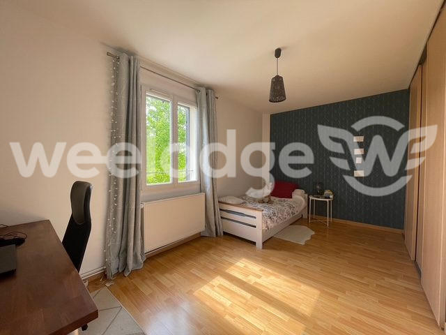 Maison traditionnelle - 140 m² - 6 pièces