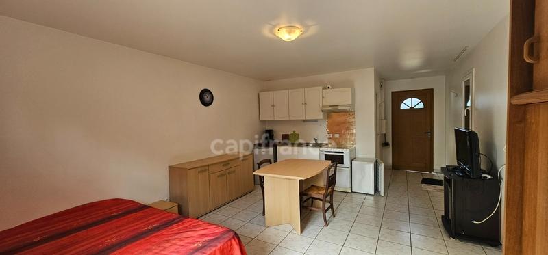 Maison - 225 m² - 9 pièces