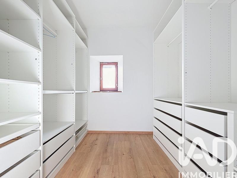 Maison - 250 m² - 8 pièces