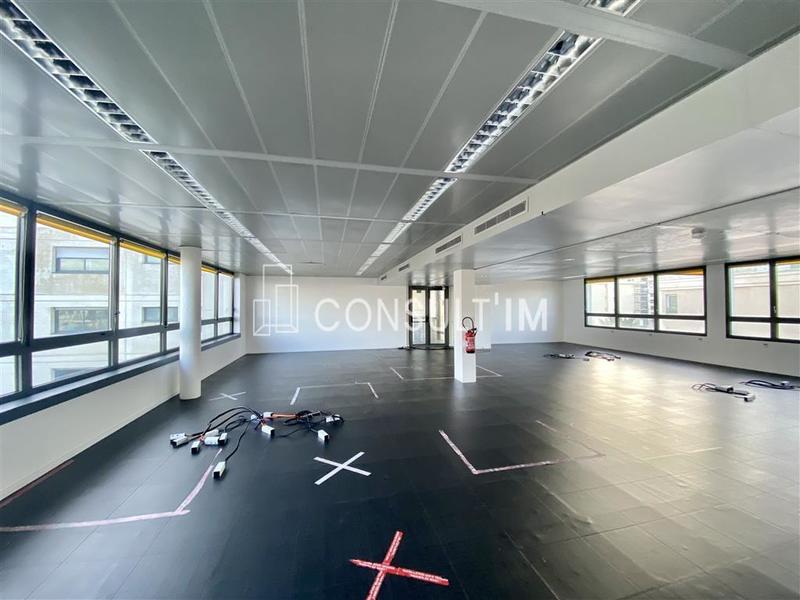 Bureau - 2 538 m²