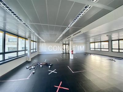 Bureau - 2 538 m²