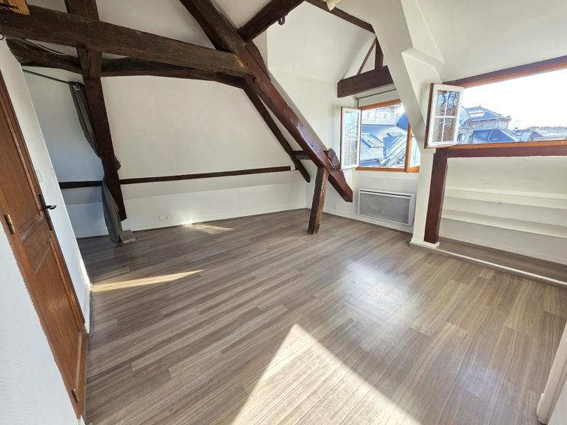 Appartement ancien - 27 m² - 1 pièce