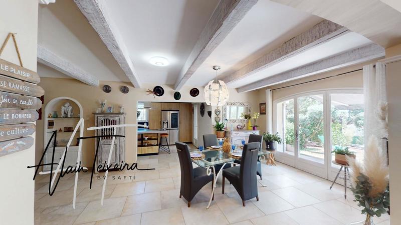 Maison - 160 m² - 8 pièces