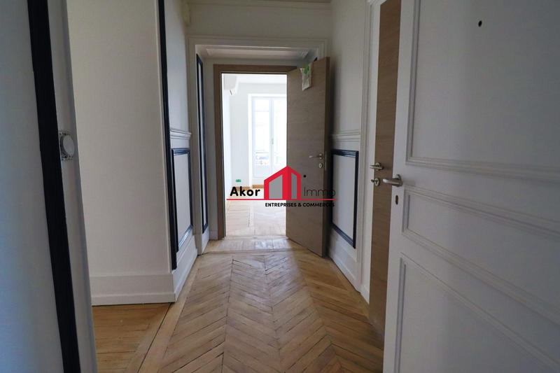 Bureau - 9 m² - 1 pièce