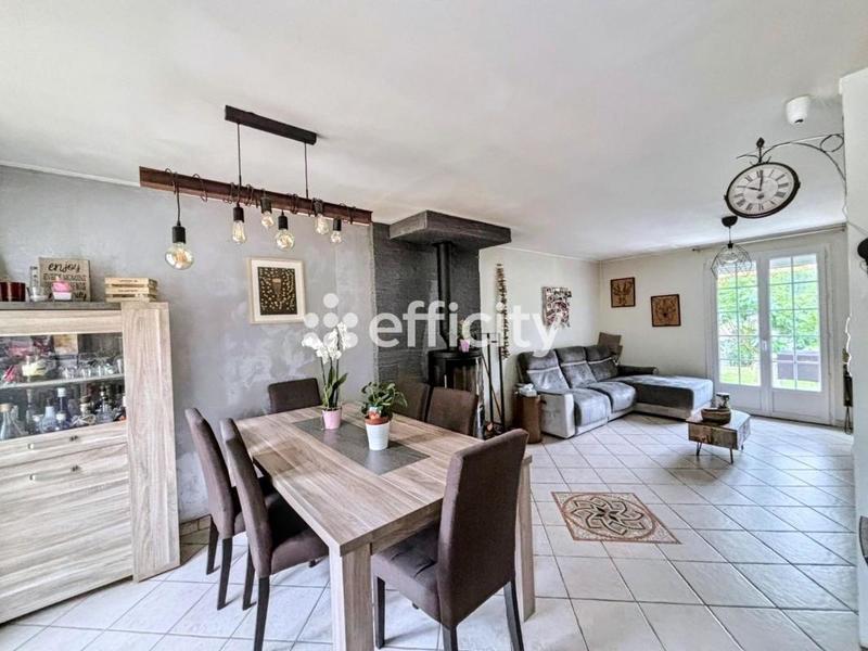 Maison - 121 m² - 7 pièces