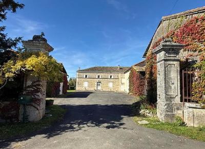 Maison - 210 m² - 7 pièces