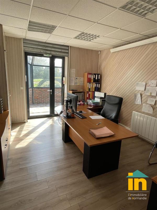 Local commercial - 1 460 m²