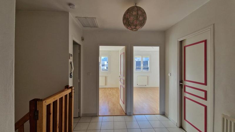 Maison - 240 m² - 8 pièces