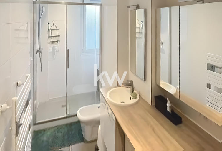 Appartement - 80 m² - 4 pièces