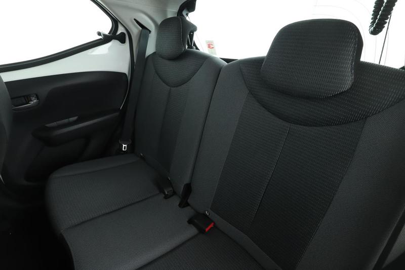 Toyota Aygo 1.0 Vvt-i X-Play 5p 72 ch