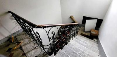 Maison - 376 m² - 19 pièces