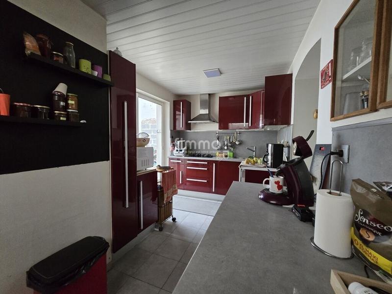 Maison - 235 m² - 6 pièces