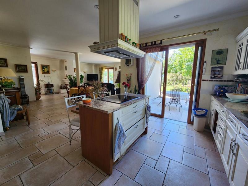 Maison - 246 m² - 7 pièces
