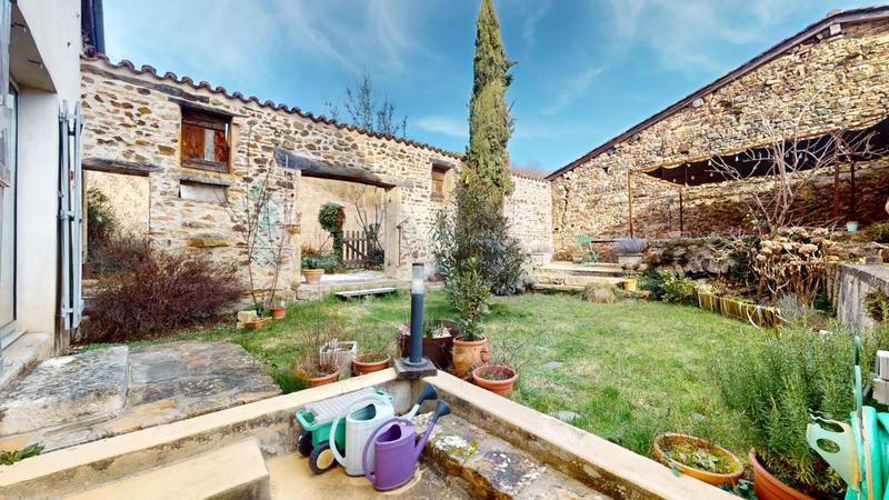 Maison - 240 m² - 5 pièces