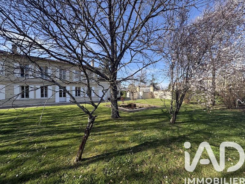 Maison - 228 m² - 11 pièces