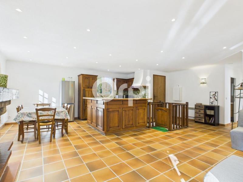 Maison - 136 m² - 4 pièces