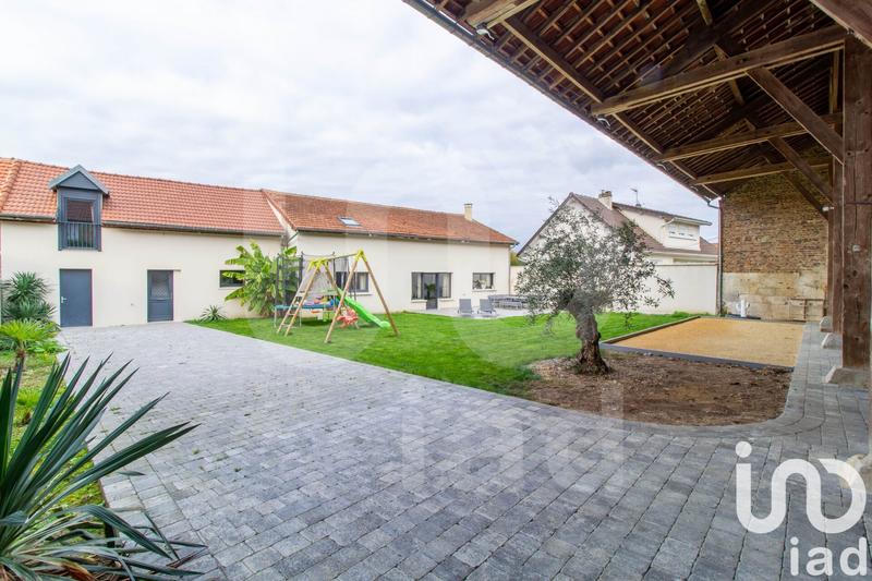 Maison - 200 m² - 7 pièces