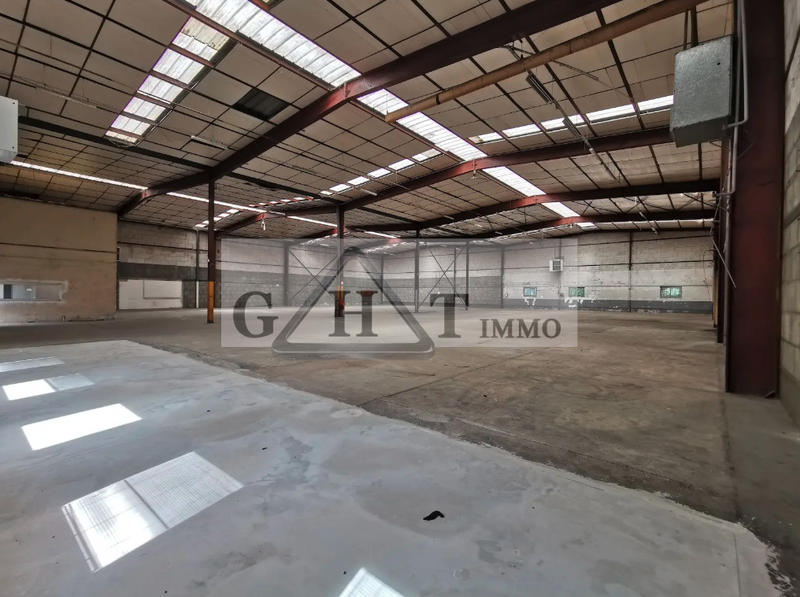 Entrepôt - 1 752 m²