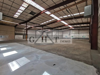 Entrepôt - 1 752 m²