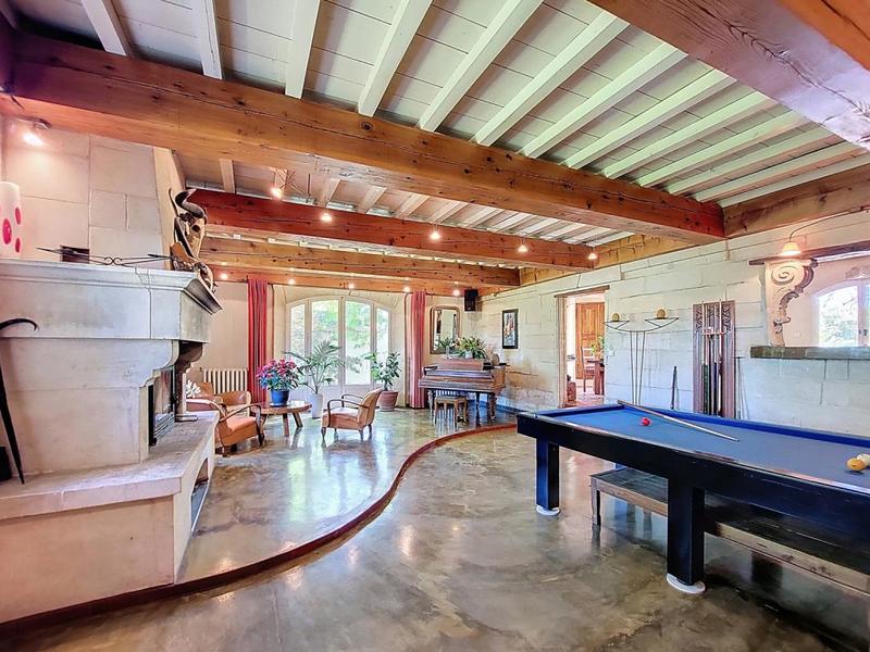 Maison - 240 m² - 6 pièces