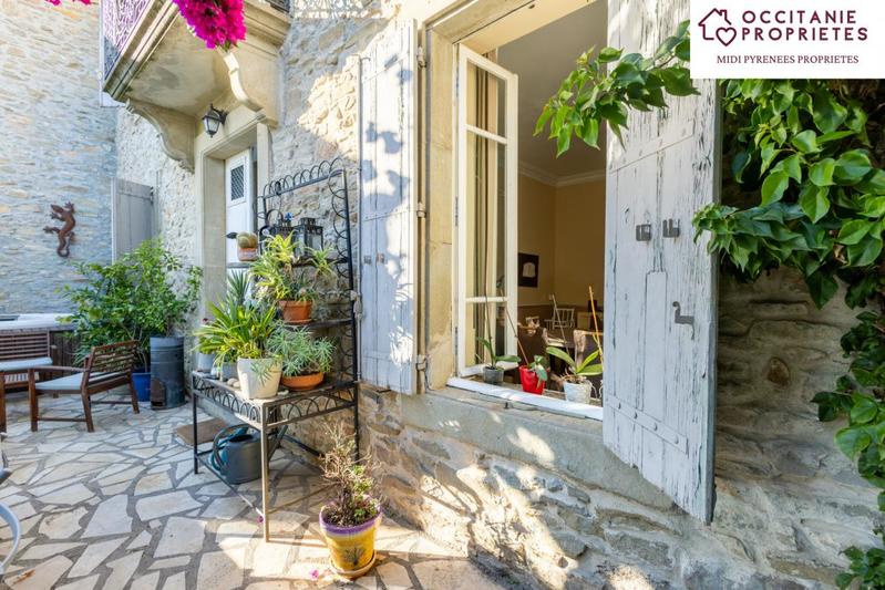 Maison de village - 315 m² - 12 pièces