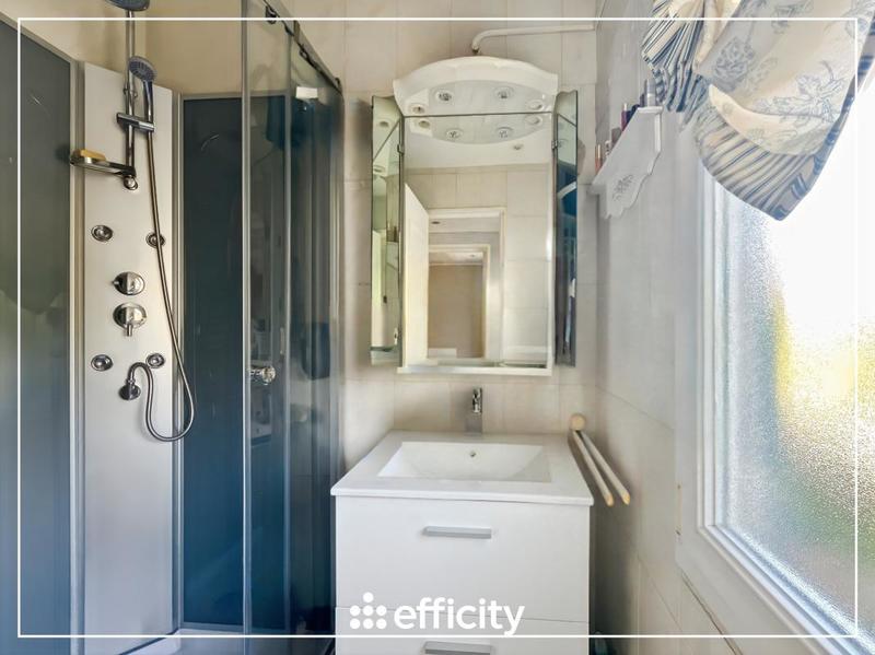 Maison traditionnelle - 132 m² - 6 pièces