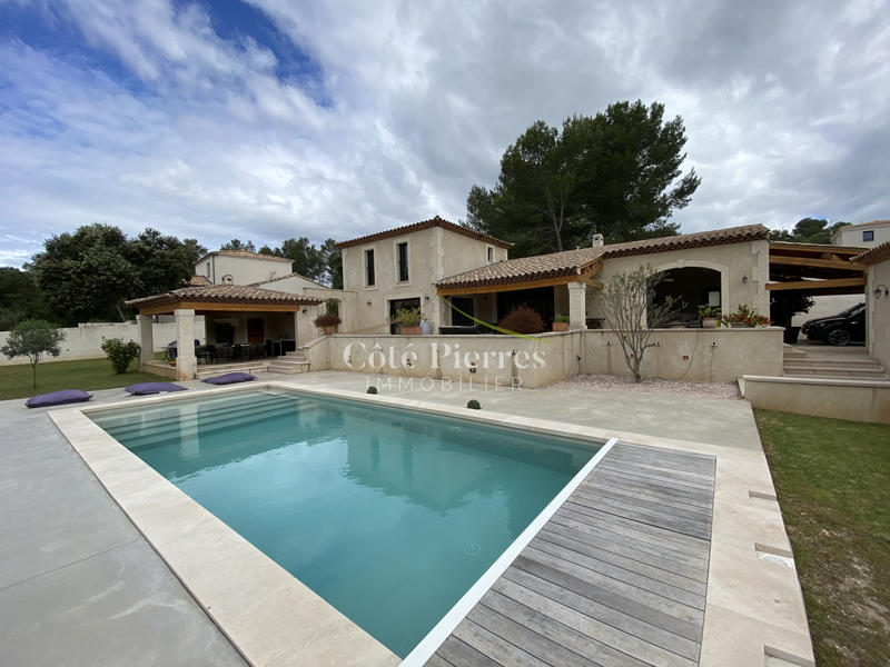 Villa - 200 m² - 6 pièces