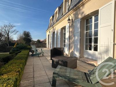 Maison - 182 m² - 8 pièces