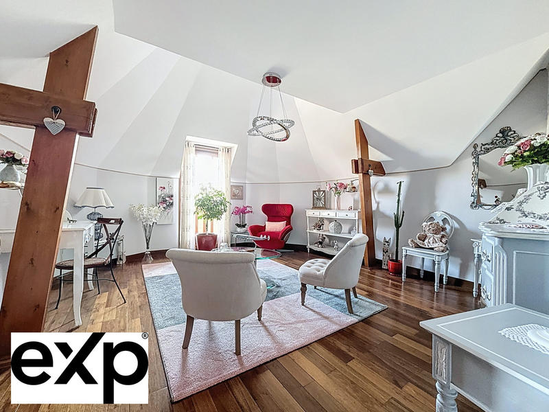 Maison - 267 m² - 8 pièces