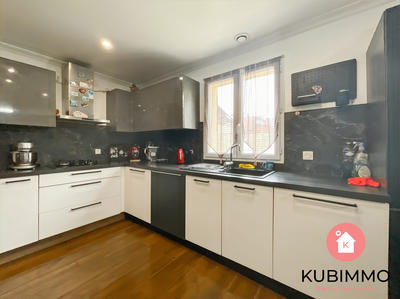 Maison - 105 m² - 6 pièces