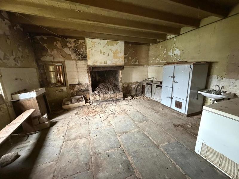 Maison - 330 m² - 5 pièces