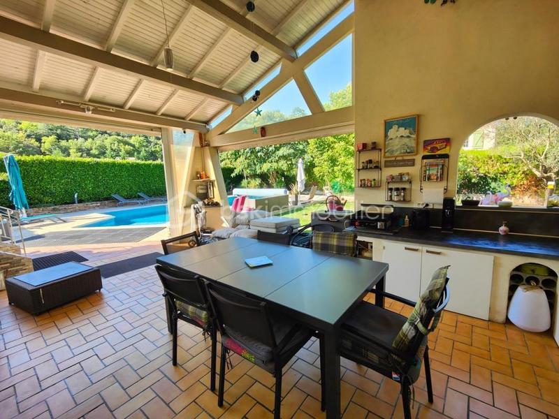 Villa - 169 m² - 6 pièces