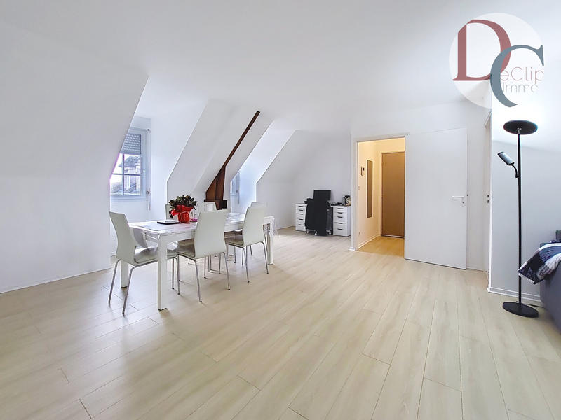 Appartement - 90 m² - 4 pièces