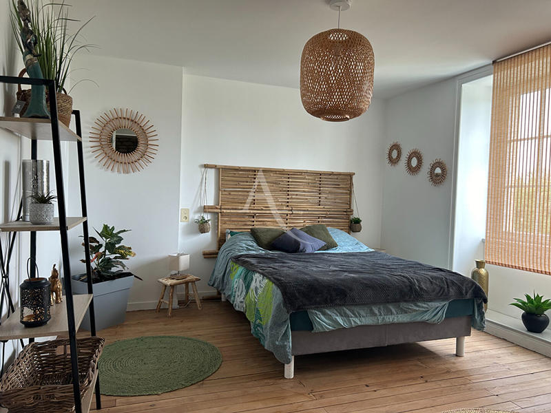 Maison - 242 m² - 5 pièces