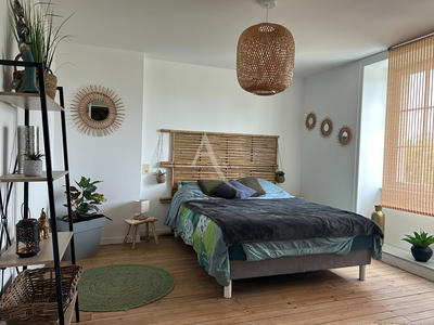 Maison - 242 m² - 5 pièces