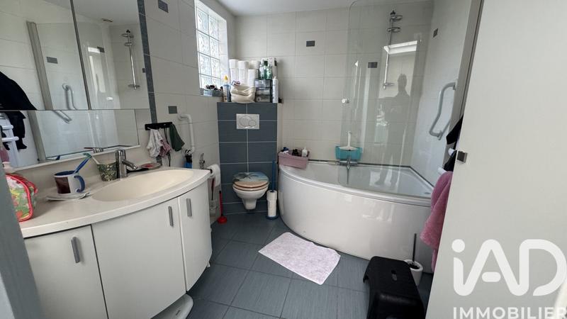 Maison - 99 m² - 5 pièces