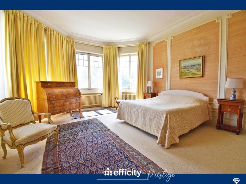 Maison - 450 m² - 16 pièces