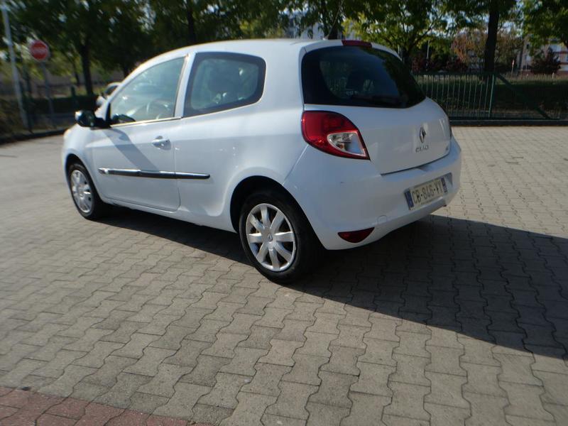 Renault Clio III Phase 2 1.5dci Eco 75ch