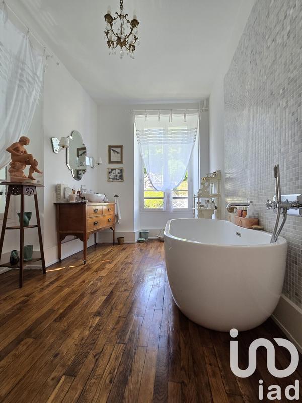 Maison - 196 m² - 7 pièces